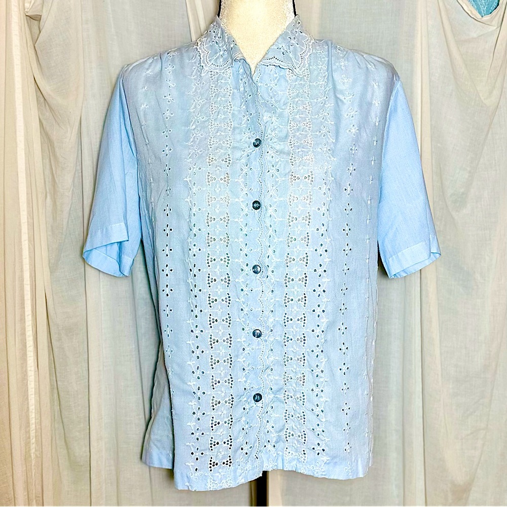 🌟 Vintage Embroidered Lace Eyelet Top /Pajama Top #1 - Picture 3 of 4